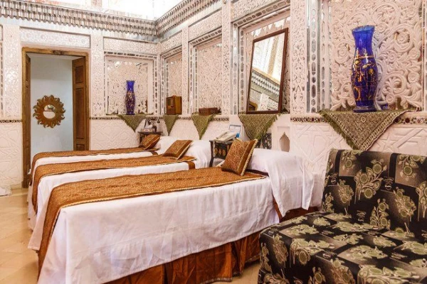 اتاق سه تخته هتل ملک التجار یزدرزرو هتل-های